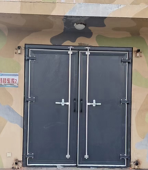 临泽工业平开门