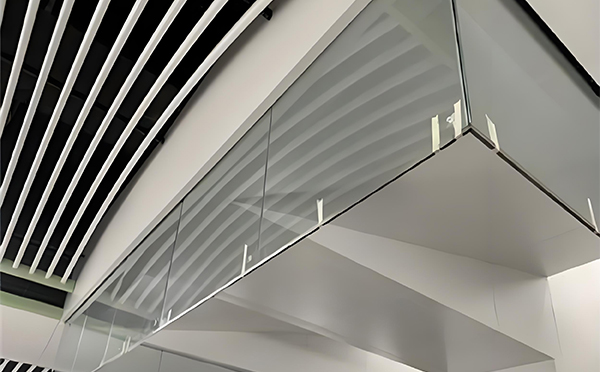 临泽玻璃挡烟垂壁