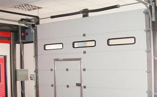 临泽工业提升门的安装方法