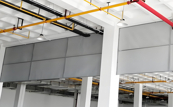 商场防烟分区常闭节点：临泽挡烟垂壁高度与控制器接线图解