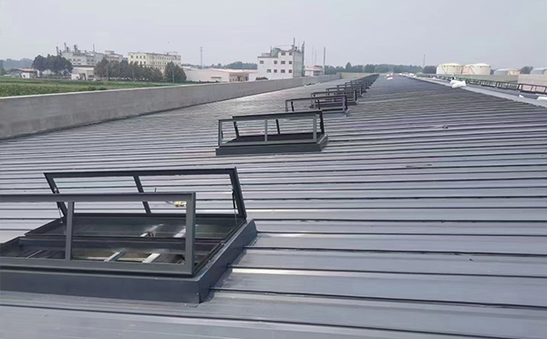 某中学室内体育馆临泽排烟窗改造项目