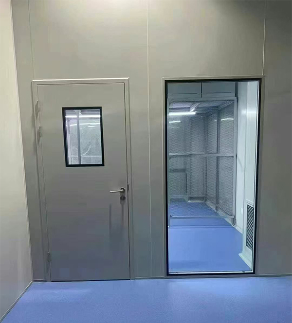 学校教学楼完成临泽防火门标准化安装